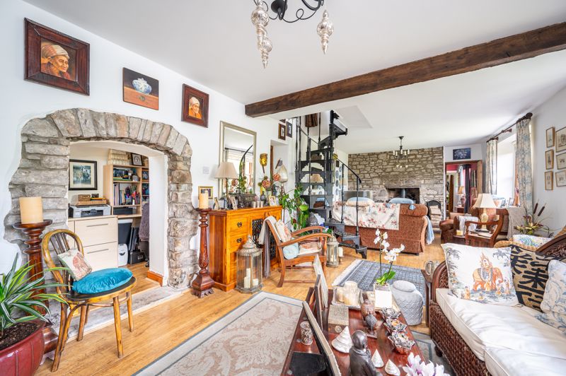 Lounge- click for photo gallery